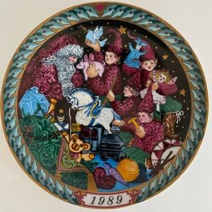 Hans Henrik Hansen Bing & Grondahl SANTA'S WORKSHOP Plate 1989